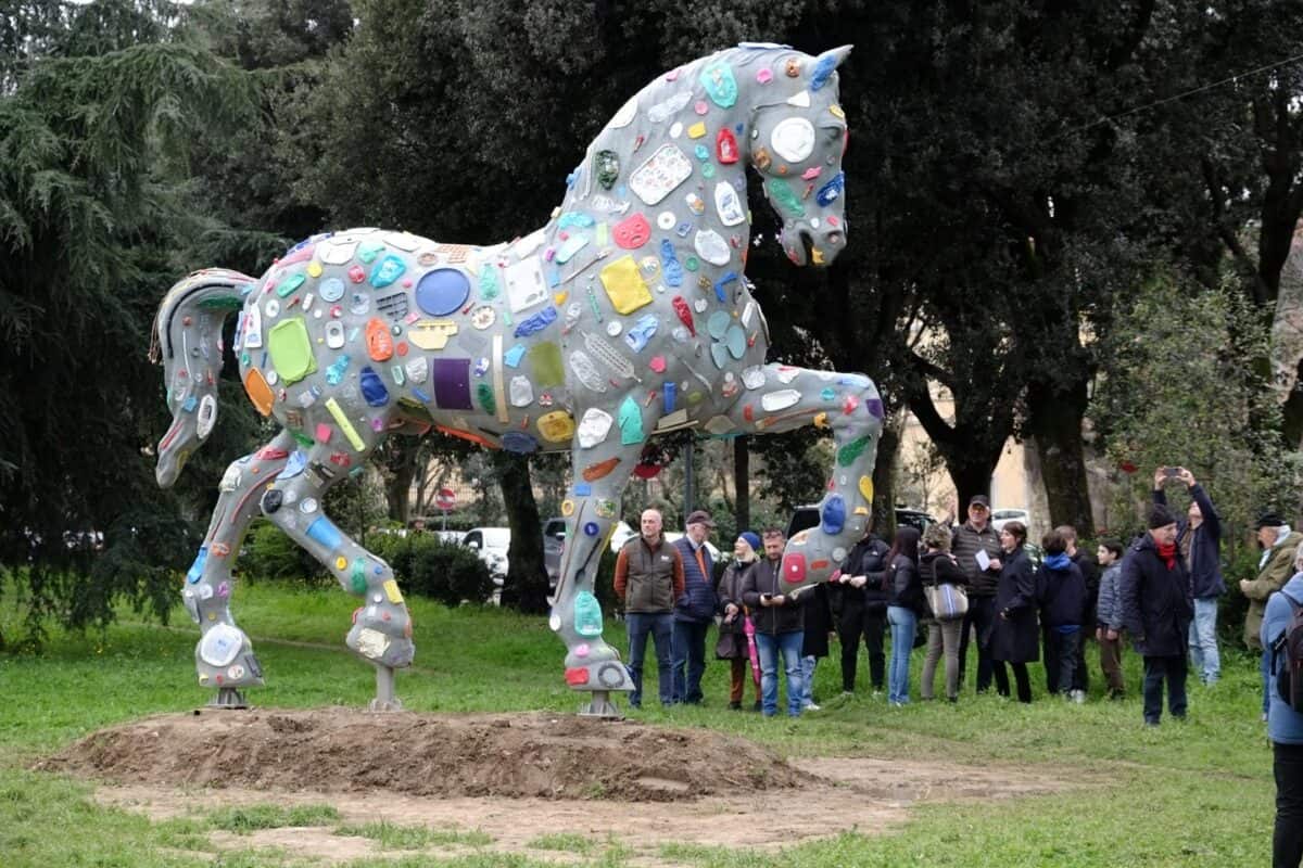 Finnal horse statue